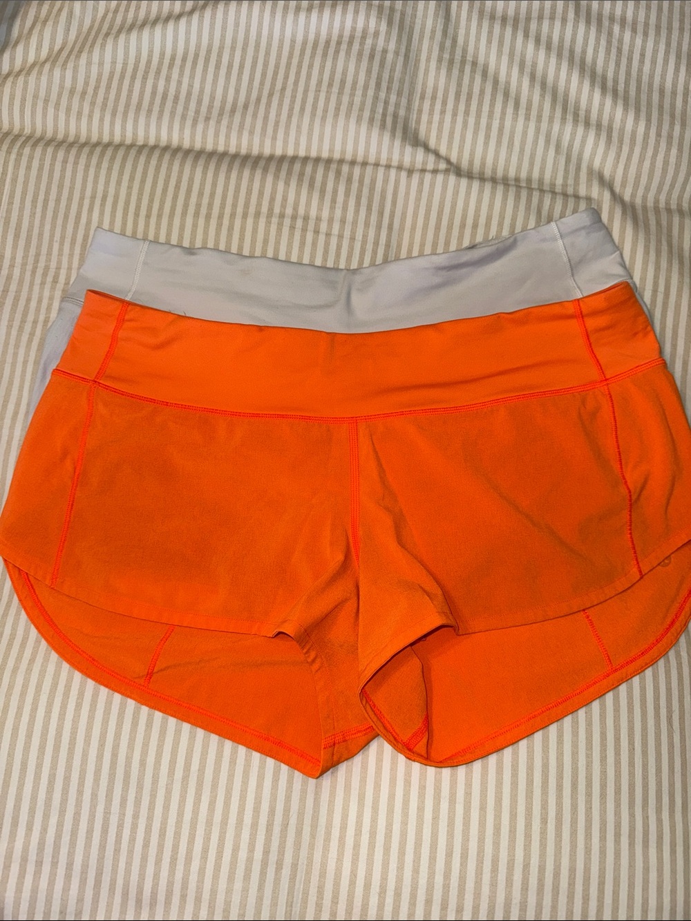 Lululemon Speed Up Short 2.5" Low Rise Orange & White Bundle Size 8 Lot of 2